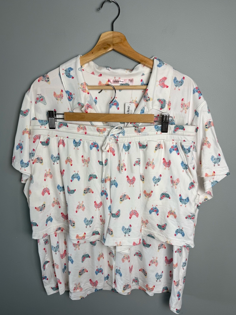 La Vie En Rose White Kids Pajama Set with Multicolor Chicken Print
